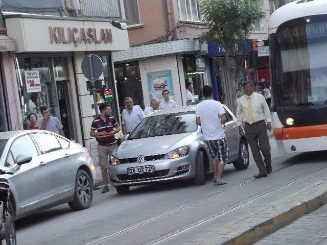 Yanlış Park Yüzünden Tramvay Ulaşımı Aksadı