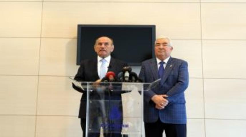 Kadir Topbaş, Gezi Olaylarına Katılmayan İstanbullulara Teşekk&uuml;r Etti