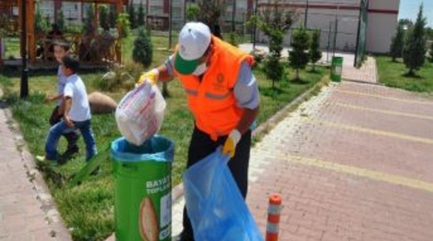 Bayat Ekmekler Toplanarak Değerlendiriliyor