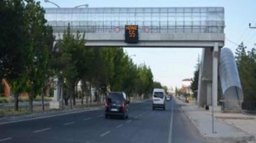 Bor&rsquo;da Elektronik Hız Tabelası İle Uyarı Yapılıyor