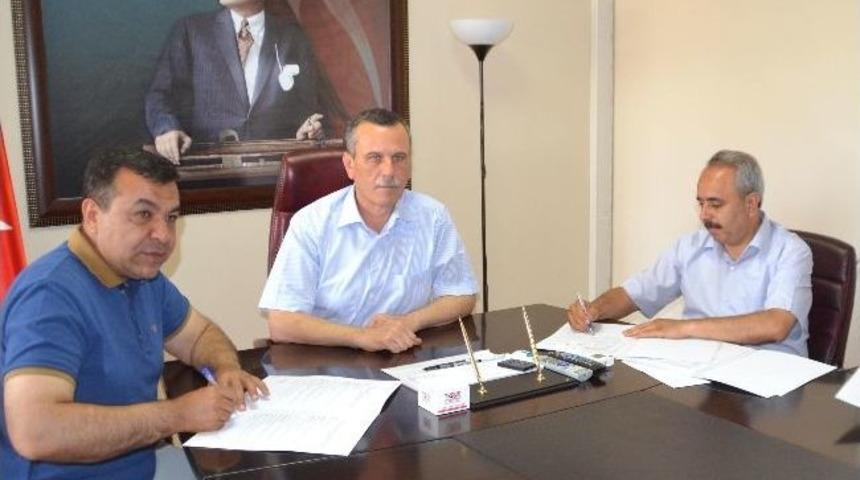 Okul Bakımları Ve K&ouml;y Yolları İ&ccedil;in Protokol İmzalandı