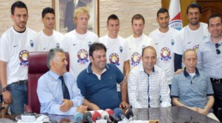 Ziya Eren: Bir&ccedil;ok Takım Sorun Yaşarken Biz Topbaşı Yapıyoruz