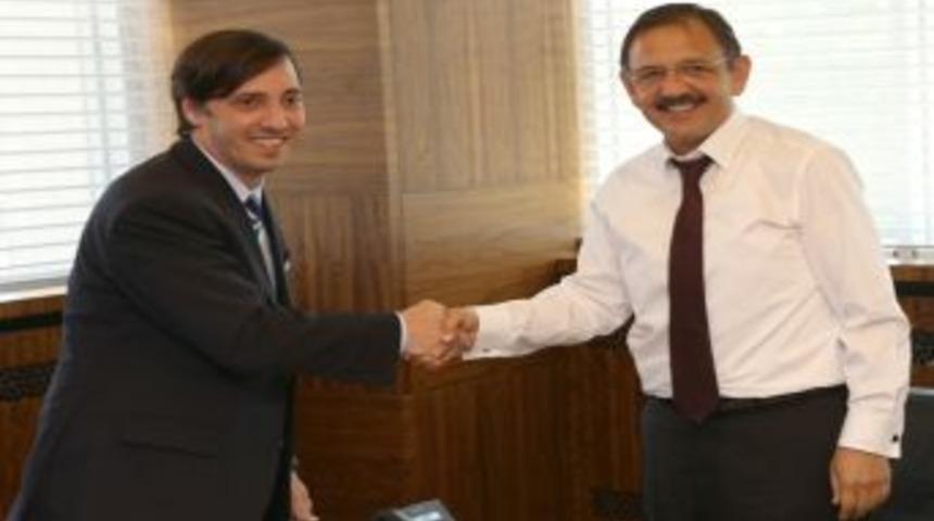 Luis Castro'dan Kayseri'ye B&uuml;y&uuml;k &Ouml;vg&uuml;