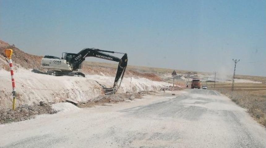 Suru&ccedil;-ak&ccedil;akale Yolunda Kanal &Ccedil;alışması