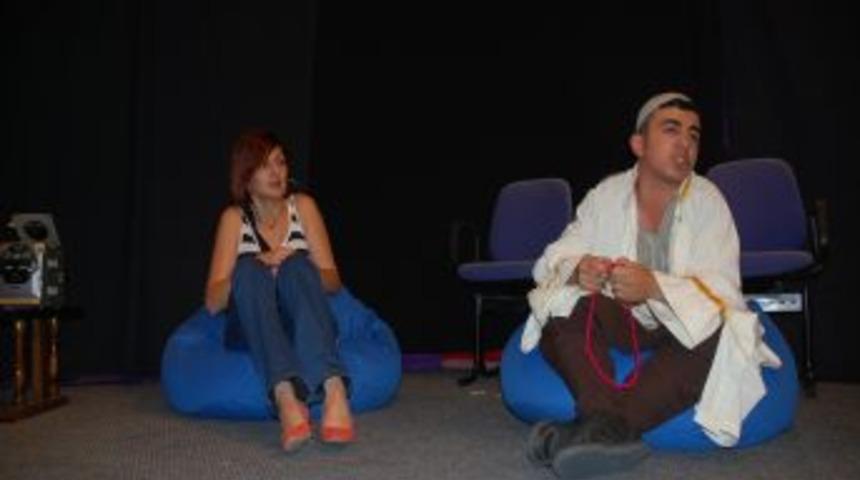 &Ccedil;ırak Sanat Merkezi &lsquo;Emme Basma&rsquo;yı Sahneledi