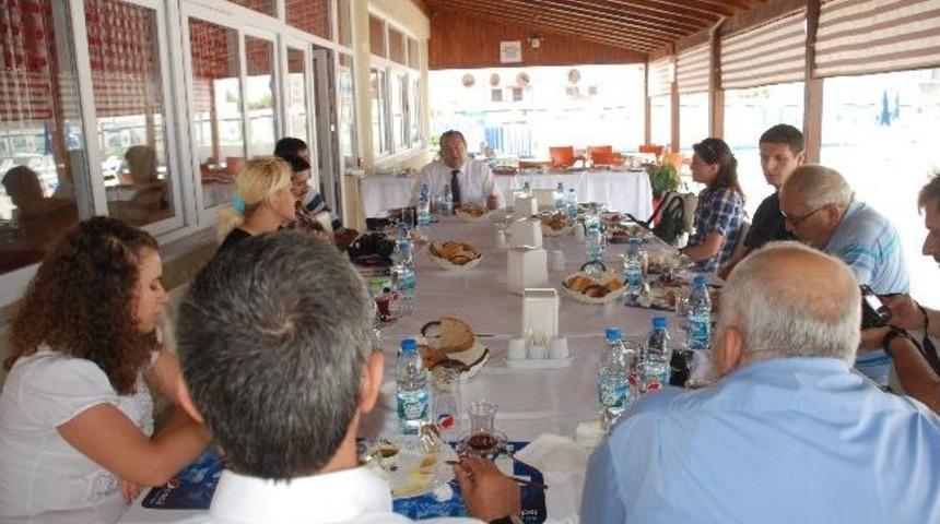 Yeni Y&ouml;netim Bir Araya Geldi