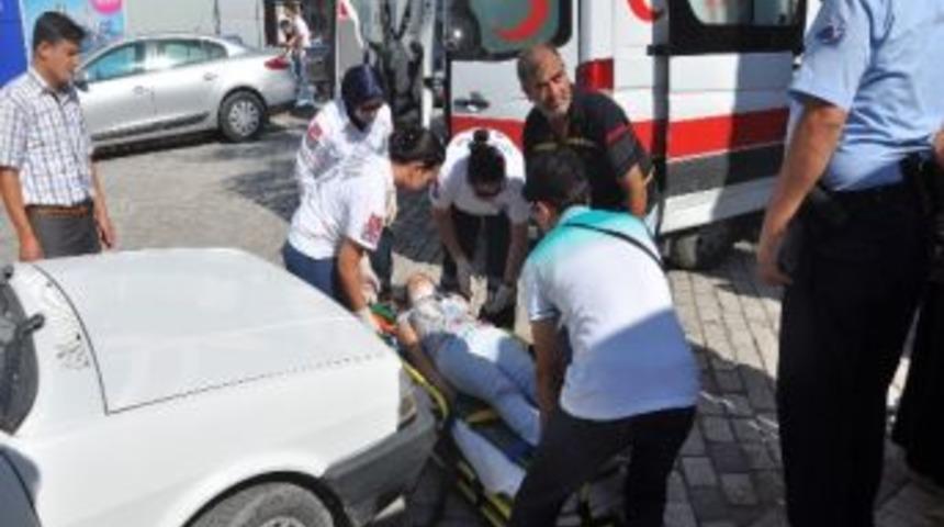 Motosikletin &Ccedil;arptığı Kadın Yaralandı
