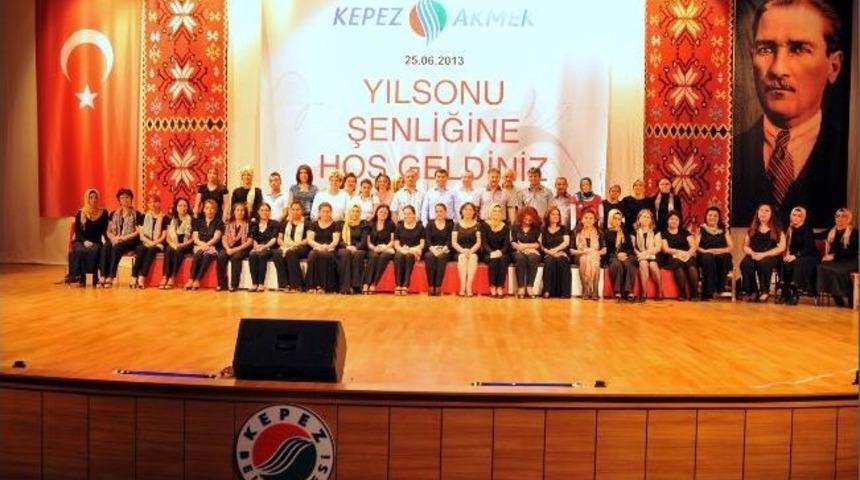 Akmek Kursiyerleri Sahnede