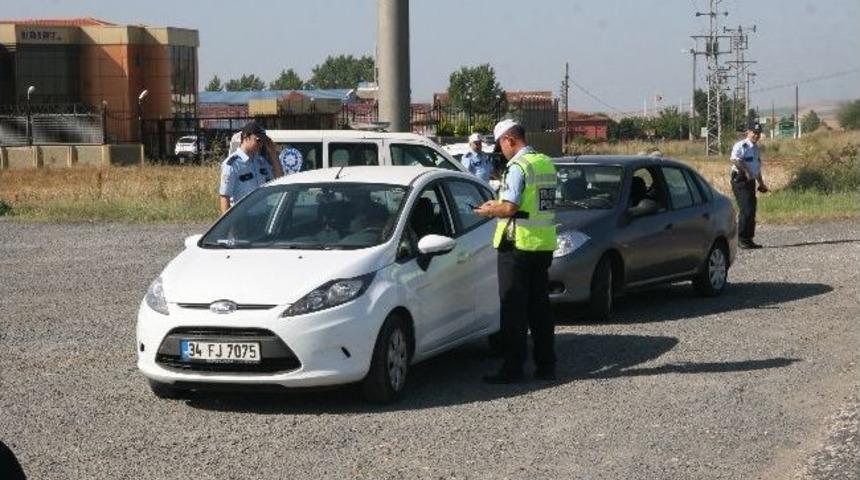 &Ccedil;orlu'da Trafik Kontrolleri Devam Ediyor