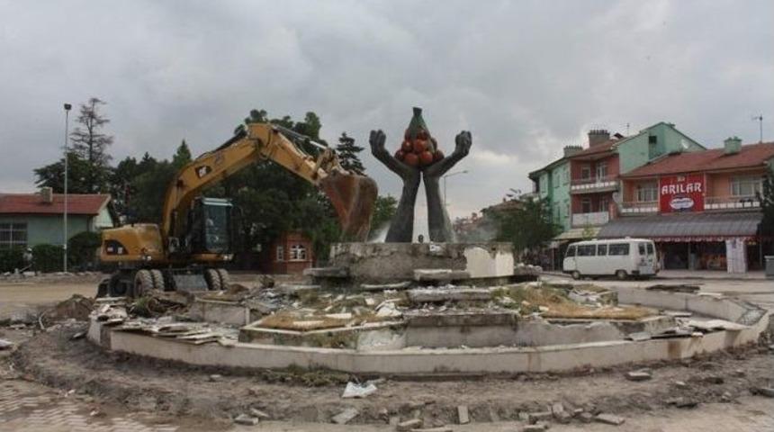 &Ccedil;ay&rsquo;da Meydan Yenileme &Ccedil;alışmaları