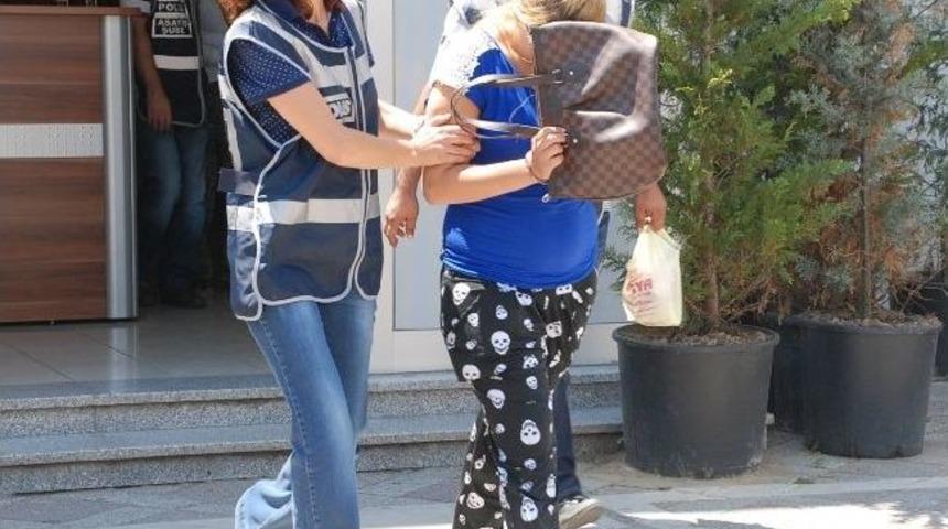 Yakalanacağını Anlayınca Kendini Bı&ccedil;akladı