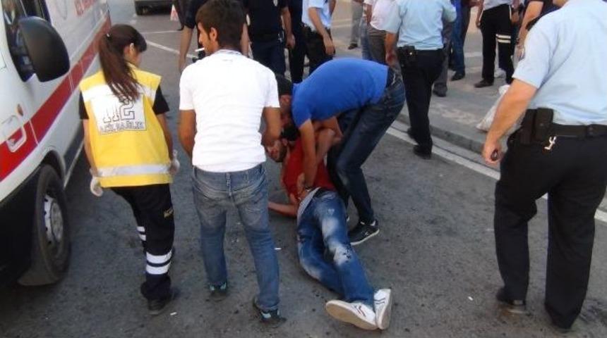 Bı&ccedil;aklı Kavga: 1 Yaralı