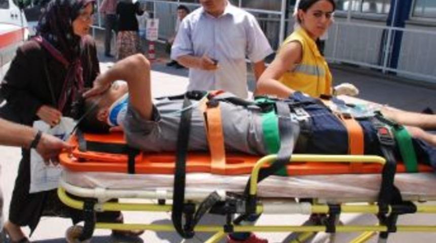 &Ccedil;alıştığı İskeleden Arkadaşlarının &Uuml;zerine D&uuml;şt&uuml;: 4 Yaralı