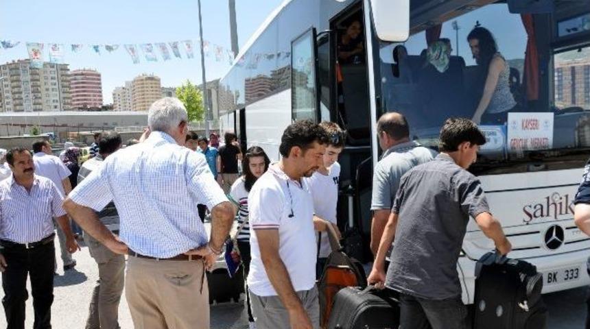 Kayserili Gen&ccedil;ler, Kampa Gidiyor