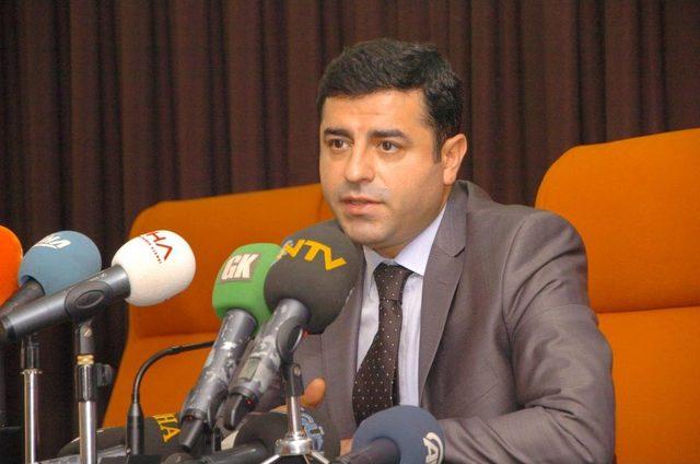 Demirtaş: Sürecin Ikinci Aşamasında Demokratik Siyasetin Önü Açılmalı