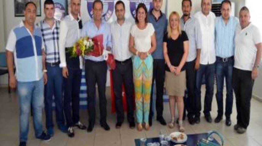 Adana Demirspor Taraftarlarından Y&uuml;cel İldiz&rsquo;e Hoşgeldin Ziyareti