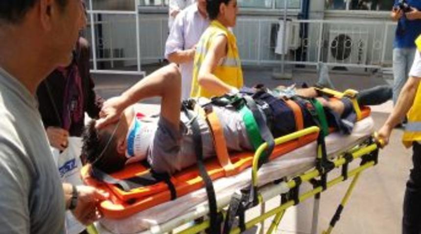 İskeleden Arkadaşlarının &Uuml;zerine D&uuml;şt&uuml;ler: 4 Yaralı