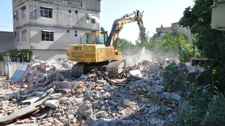 Kışla Mahallesi'nde Yıkımlar Başladı