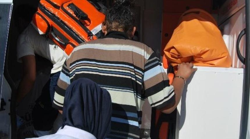 Y&uuml;zmek İ&ccedil;in Kanala Giren Kız Paniğe Neden Oldu