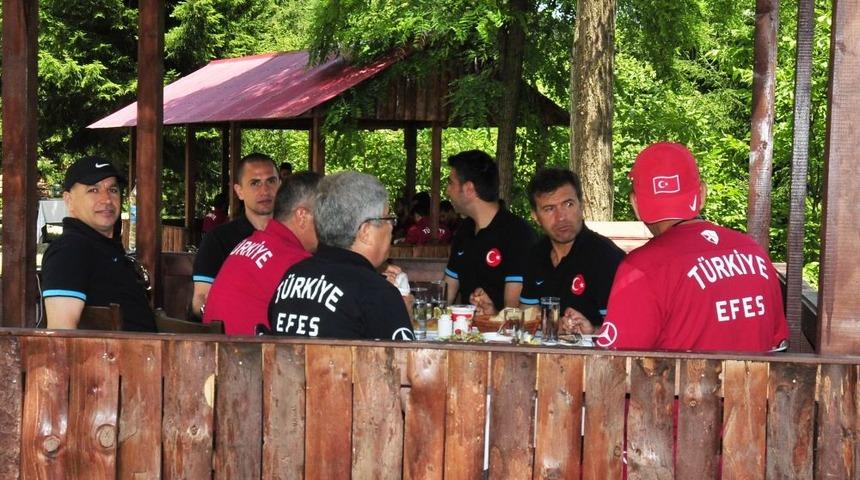 U20 Milliler, Maçka'da Moral Depoladı