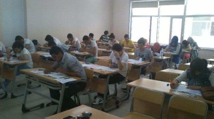 Nkü’de Yabancı Uyruklu Öğrenci Sınavı Yapıldı