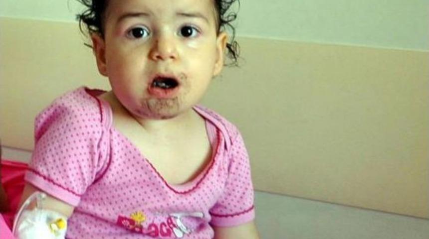 Yolda Y&uuml;r&uuml;rken Kafasına &Ccedil;ocuk D&uuml;şt&uuml;