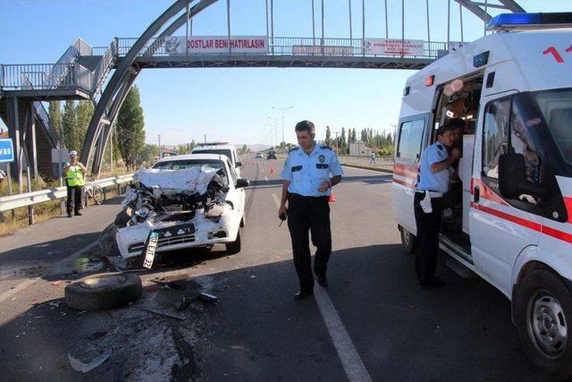 Sivas'ta Trafik Kazası: 5 Yaralı