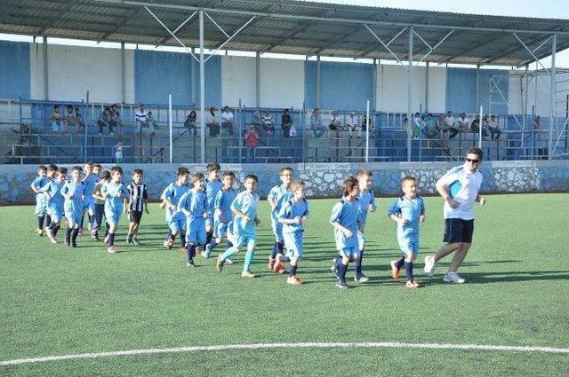 Burgazspor Geleceğin Futbolcularını Yetiştiriyor