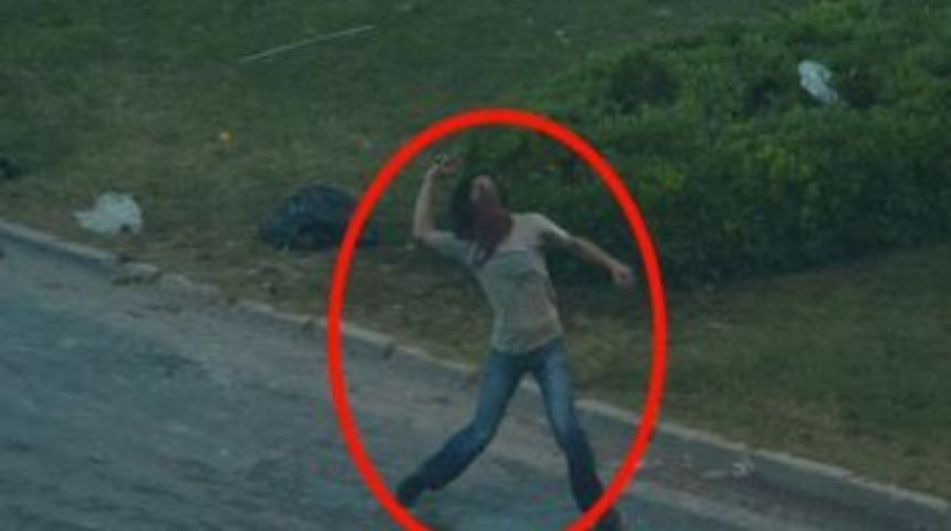 İzmir'de 'Gezi Parkı' Olaylarını Kışkırttıkları Iddiasıyla 11 Kişi Tutuklandı