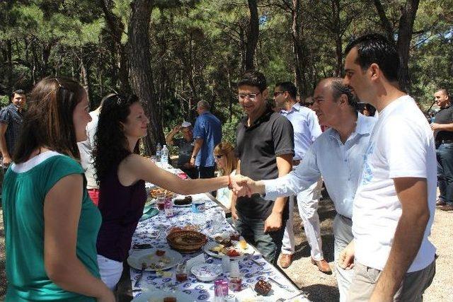 Urla Belediyesi Çalışanları Kahvaltıda Bir Araya Geldi