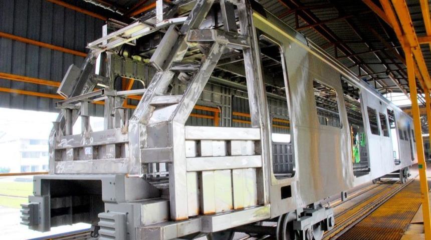 K&ouml;rfez Yunusu Rayların &Uuml;zerine &Ccedil;ıktı