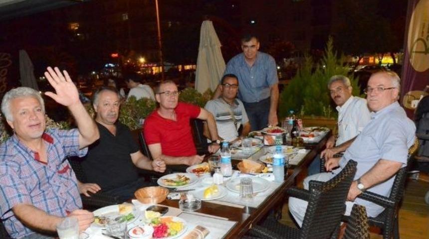 Eski Milli Hentbolcudan Hentbol Ailesine Yemek