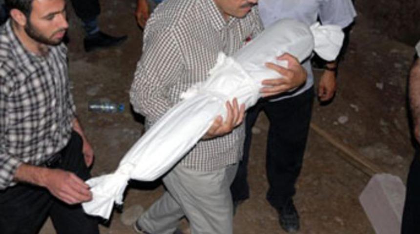 Kaza kurbanları yan yana defnedildi