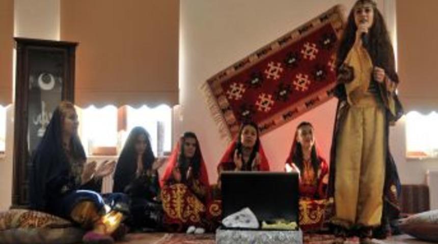 Mamak&rsquo;ta Kına Geceli Sergi A&ccedil;ıldı