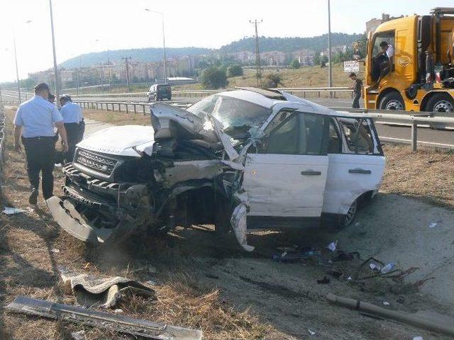 Bozüyük'te Trafik Kazası; 1 Ölü 3 Yaralı