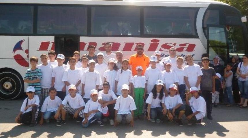 T&uuml;rkiye Şampiyonasına Katılacak Manisalı Judocular Yolcu Edildi