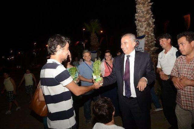 Başkan Zolan Vatandaşlara Binlerce Fesleğen Dağıttı 1