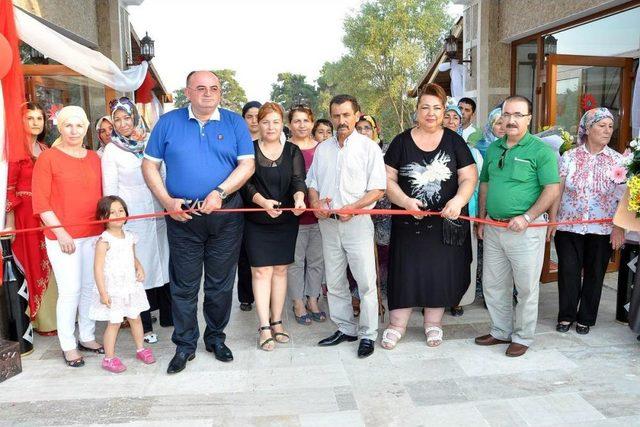 Evrenseki Kültürevi'nde Ebru Ve El Sanatları Sergisi Açıldı