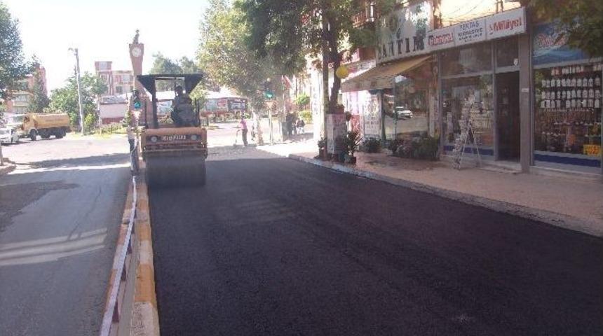 Hastane Caddesi&rsquo;nin Asfaltı Yenileniyor