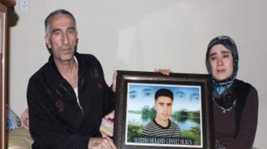 '&Ouml;l&uuml;m&uuml;n Şakası Olmaz, Askerde Kaybettiğimiz Oğluma Şehitlik Verilsin'