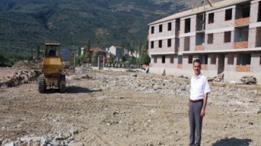 Yeni Pazar Yerinde Hummalı &Ccedil;alışma