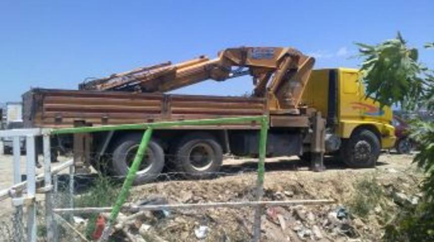 Elektrik Trafosunu &Ccedil;almaya &Ccedil;alışırken Yakalandılar