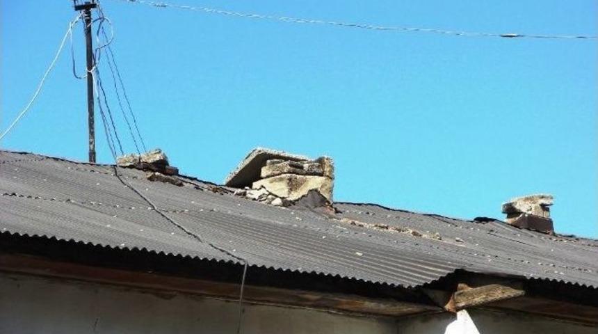 Van&rsquo;da Kırık Bacalar Tehlike Sa&ccedil;ıyor