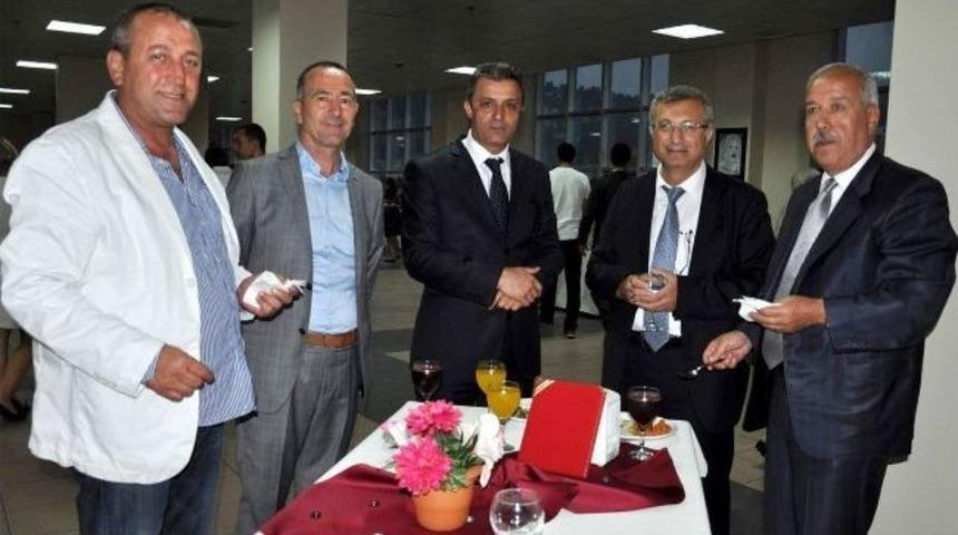 B&uuml;lent Ecevit &Uuml;niversitesi&rsquo;nden Belediyeye Plaket