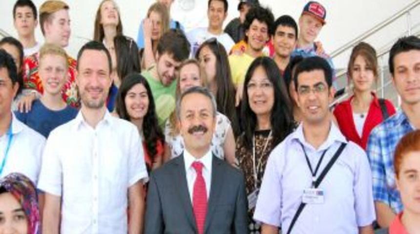 Avrupa&rsquo;dan Gelen Gen&ccedil;ler Aksaray &Uuml;niversitesi'ni Ziyaret Etti