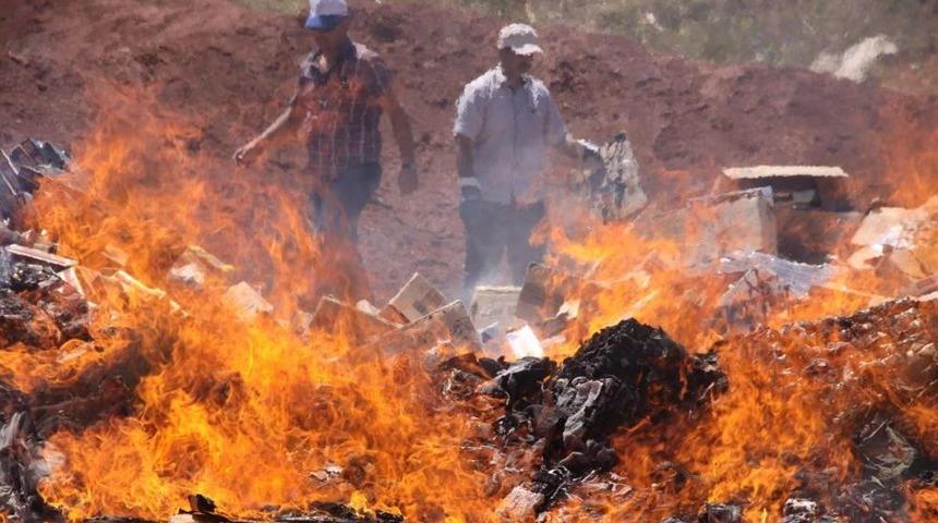 Sivas'ta G&uuml;mr&uuml;k Ka&ccedil;ağı 270 Bin Paket Sigara Imha Edildi