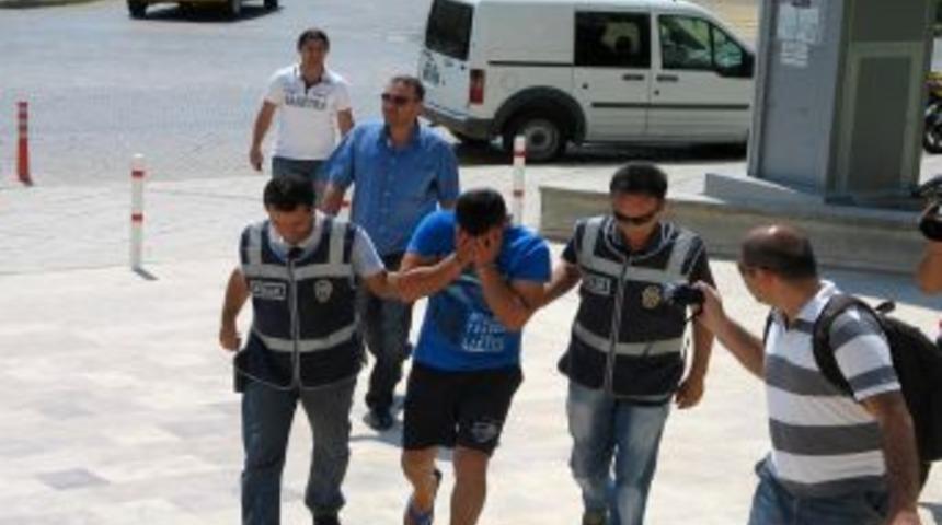 Marmaris&rsquo;te İngiliz Turisti Bı&ccedil;aklayan Zanlılar Yakalandı