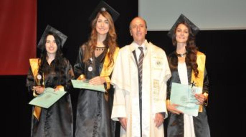 Rekt&ouml;r Dilek: &Ouml;ğretmen Olduğum I&ccedil;in Allah&rsquo;a Ş&uuml;krediyorum