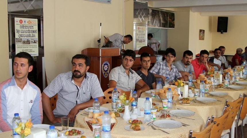 Erzincan'da &lsquo;Dikkat İş Makinesi &Ccedil;ıkabilir Projesi' Sona Erdi