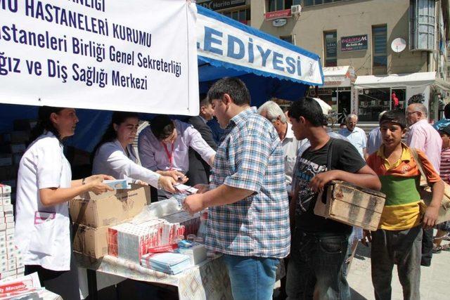 Erzincan'da 17 Bin Diş Fırçası Ve Macun Dağıtıldı